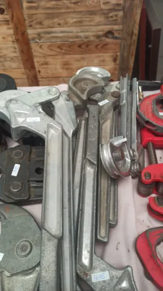 Se vende Herramientas de fontanería y presión 
