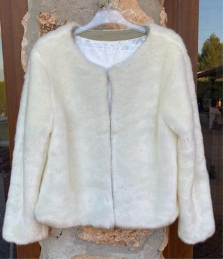 Abrigo blanco de pelo sintético