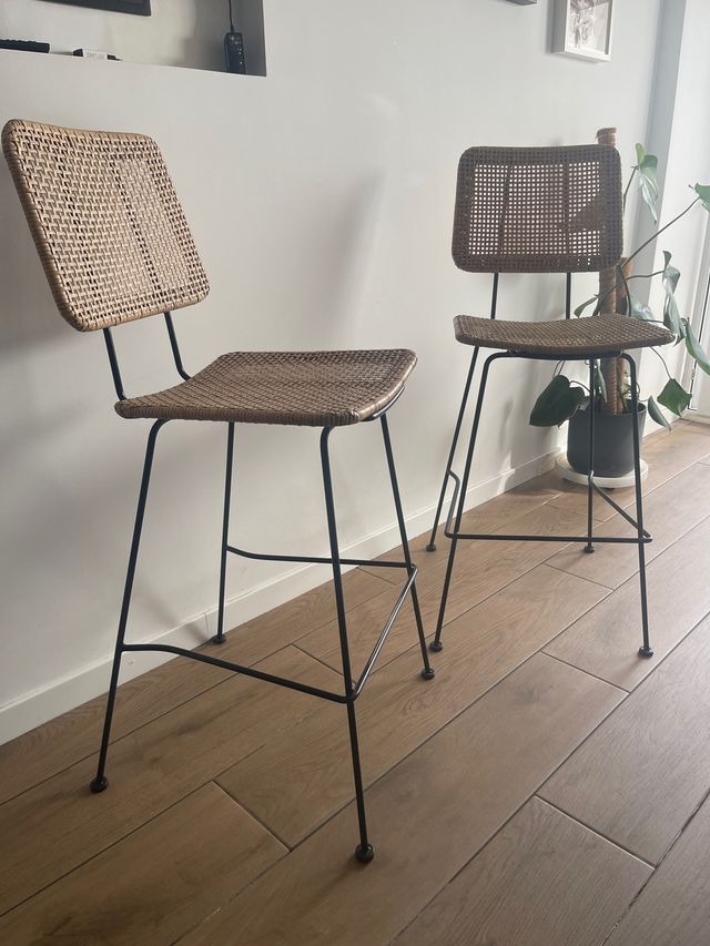 2 sillas alta por 175€.