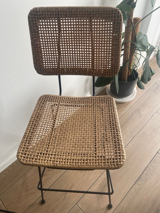 2 sillas alta por 175€.