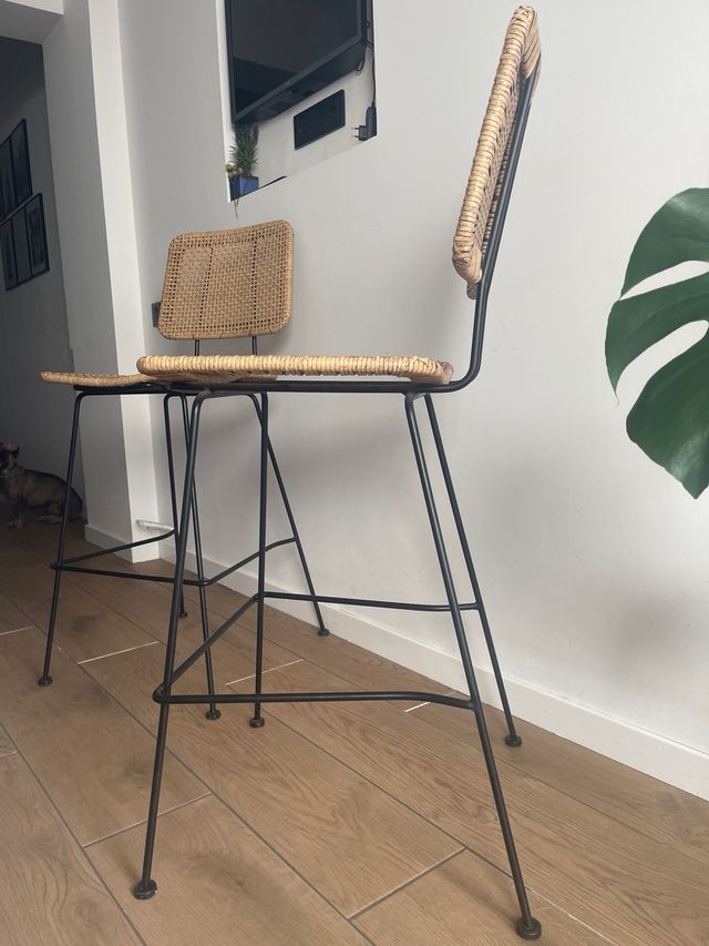 2 sillas alta por 175€.