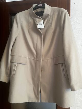 Abrigo mujer  de El Corte Inglés.  sin estrenar co