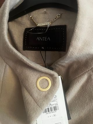 Abrigo mujer  de El Corte Inglés.  sin estrenar co