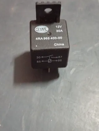 Relé HELLA NOVO 12V 30A. Ref: 4RA965400-00.