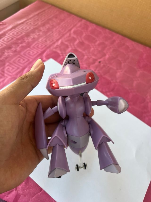 Takara Tomy Pokemon Genesect Figura 14cm
