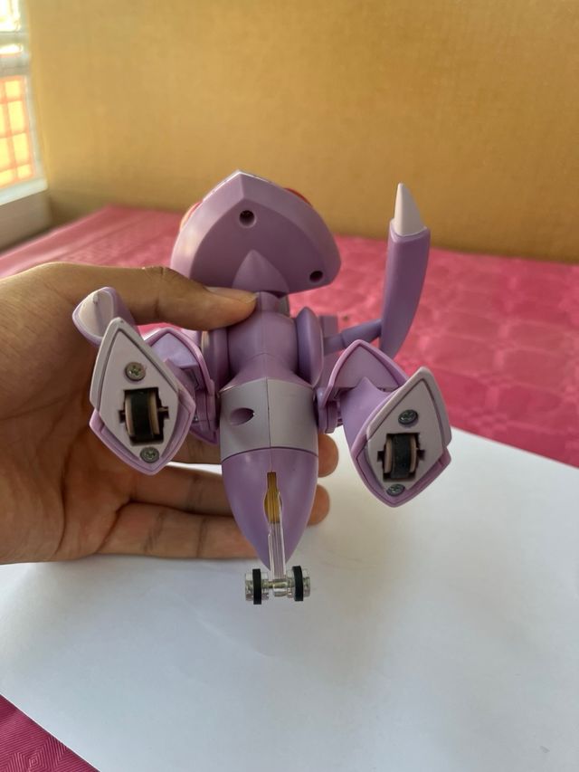 Takara Tomy Pokemon Genesect Figura 14cm