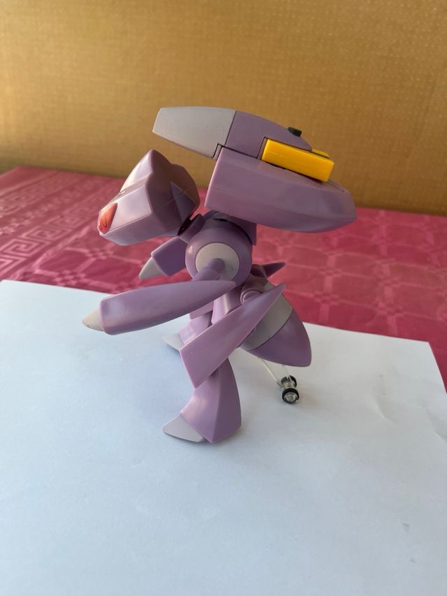 Takara Tomy Pokemon Genesect Figura 14cm
