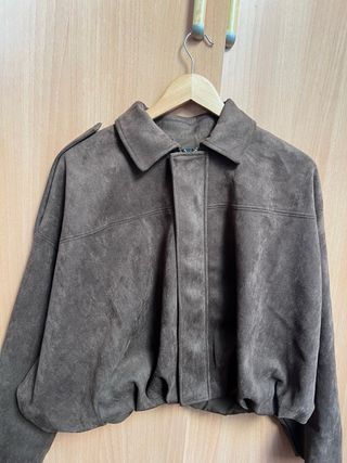 Chaqueta efecto ante marrón
