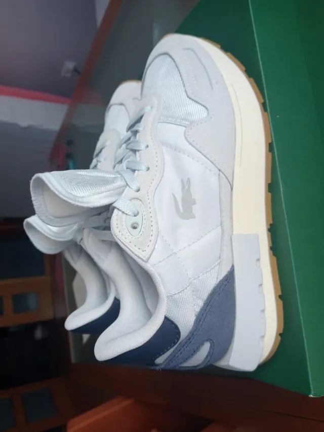 Zapatillas Lacoste Blancas y Azules