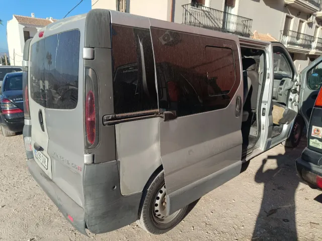 Opel Vivaro 2006