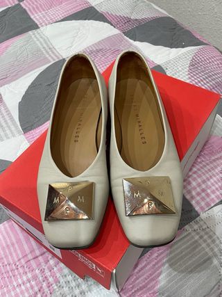 Zapatos planos Pedro Miralles beige y oro