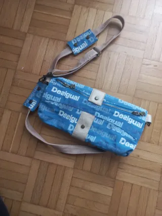 Pochette Desigual blu e beige