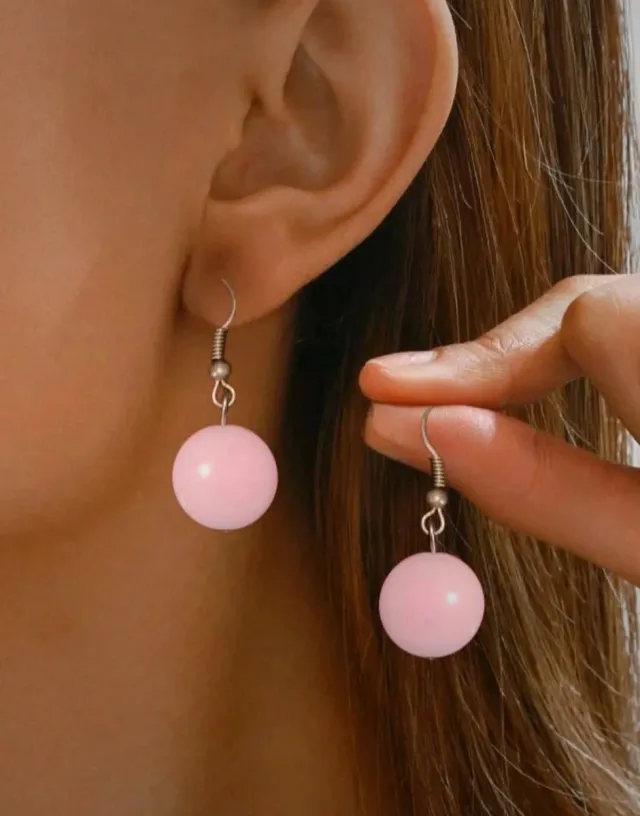 Orecchini pendenti rosa