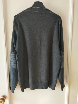 Maglione uomo grigio con bottoni
