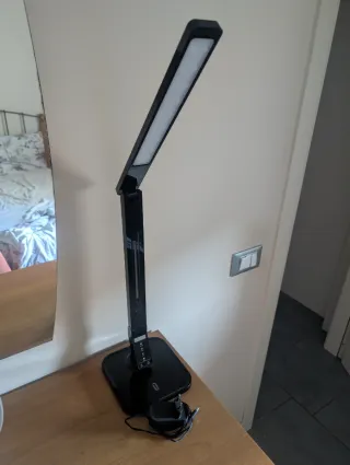 Lampada LED nera da scrivania