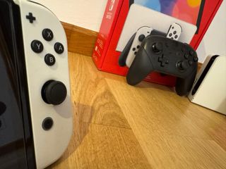 Nintendo Switch OLED bianco (confezione)