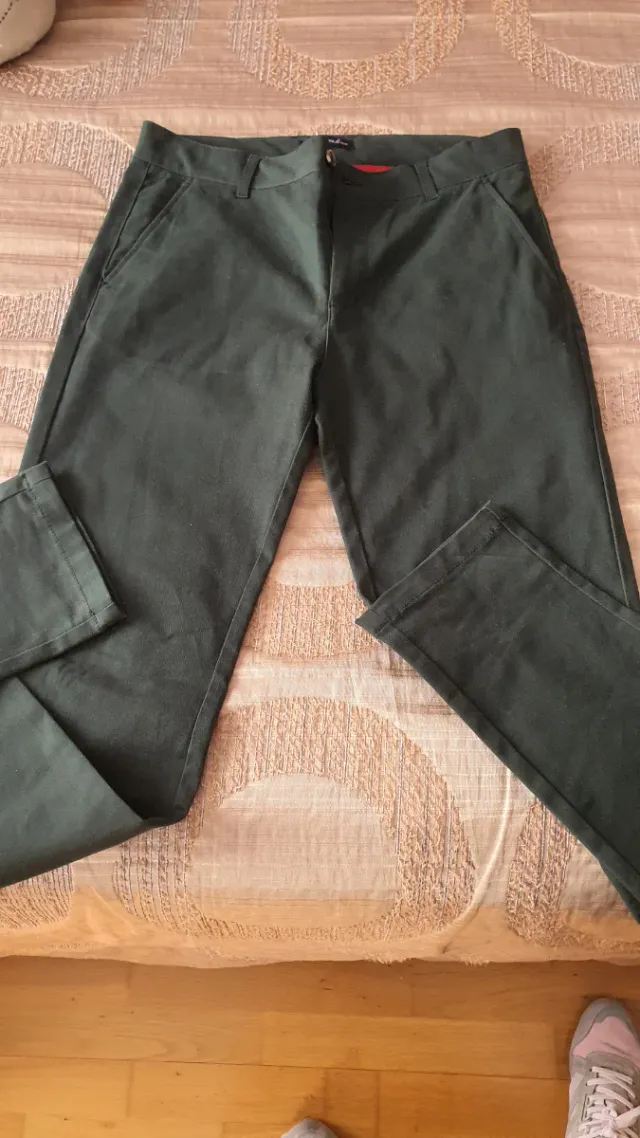 Pantalones adolescentes verdes