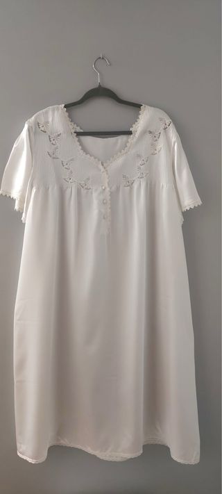 Camisón señora casi nuevos (2 usos) y con etiqueta