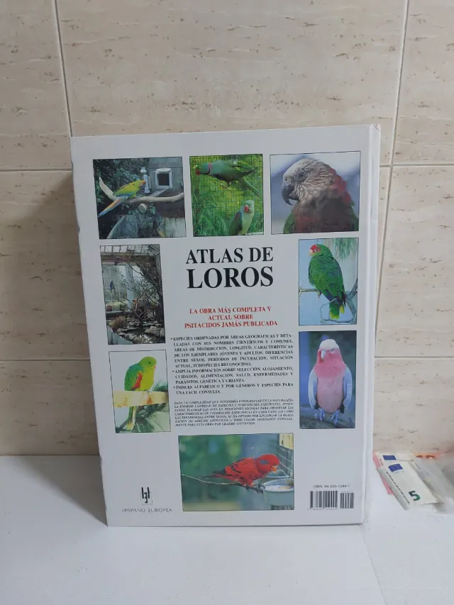 Atlas de Loros Dr. David Alderton