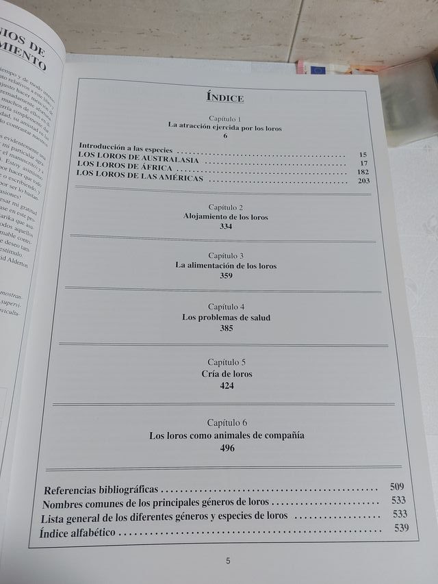 Atlas de Loros Dr. David Alderton