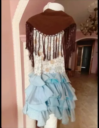 Traje de flamenca azul y marrón