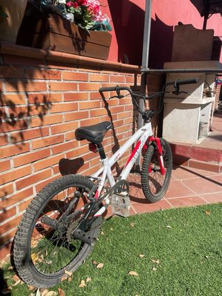 Bicicleta BMX Monty 139 Series