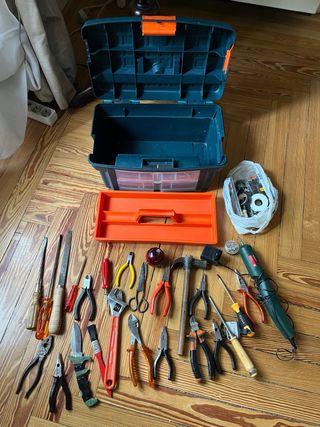 Caja de herramientas con accesorios