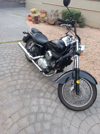 Honda Shadow 125 Negra