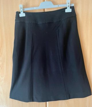 Falda negra elegante
