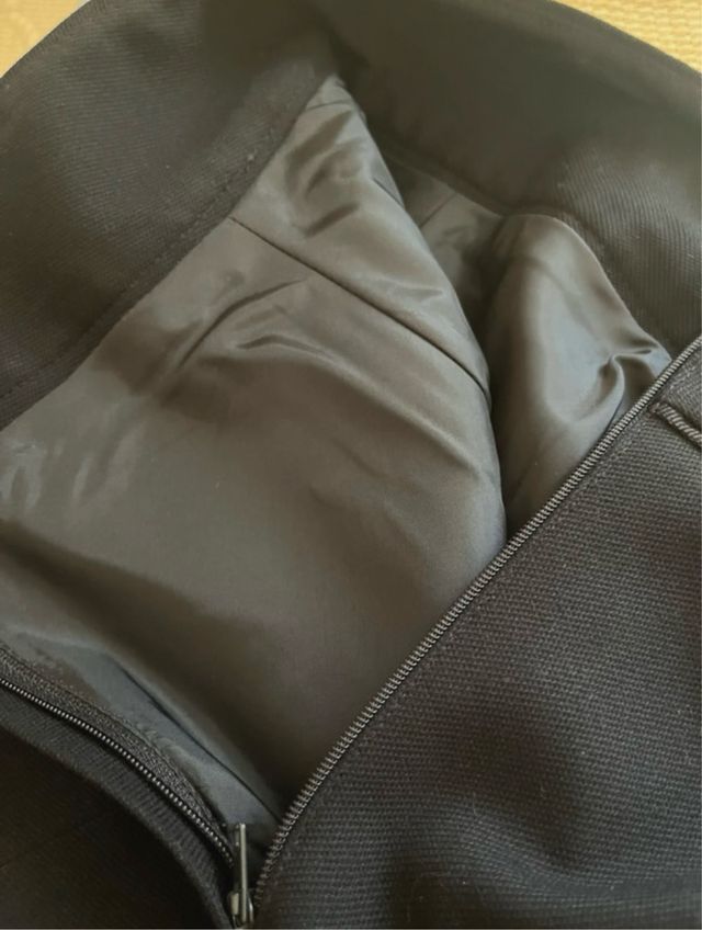 Falda negra elegante