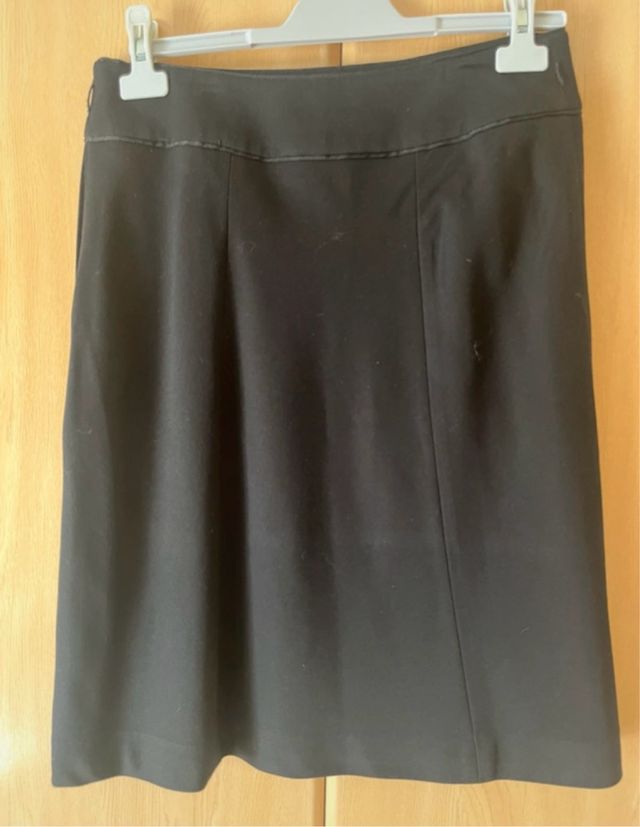 Falda negra elegante