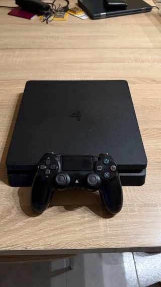 2 PS4 (PlayStation 4) Negra + 2 Mandos