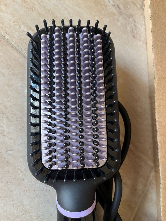 Cepillo Alisador Philips Negro y Morado