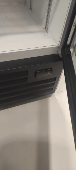 Nevera expositora vertical