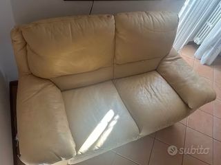Divano 2 posti in pelle beige