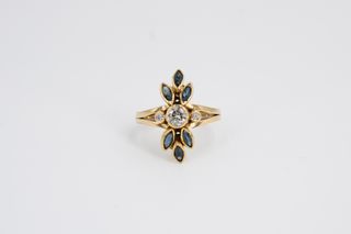 P25312SNJ Anillo oro 18K con diamante y piedras