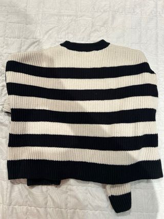 Jersey Bershka Rayas Blanco y Negro