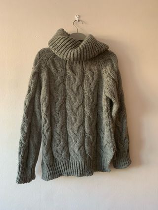 Jersey verde cuello vuelto trenzado