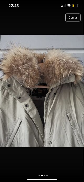 Parka Woolrich Beige con Capucha de Pelo