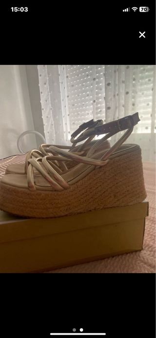 Sandalias doradas esparto plataforma