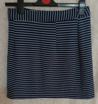 Falda de fiesta azul y blanca Talla L.