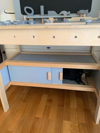 Mesa de herramientas infantil de madera