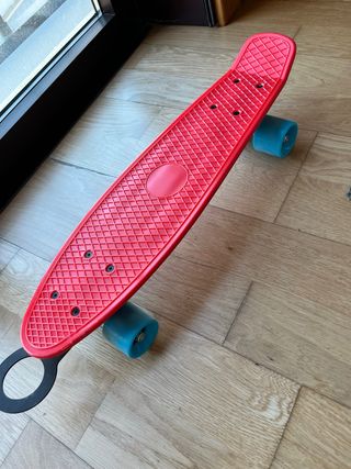 Patinete Rojo con Ruedas Azules