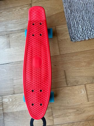 Patinete Rojo con Ruedas Azules