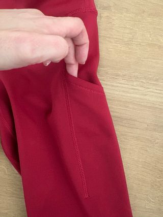Leggings Nike rojos con bolsillos