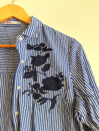 Blusa de botões listrada