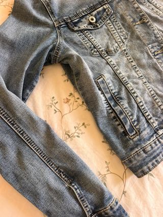 Chaqueta Vaquera con Adorno Brillante