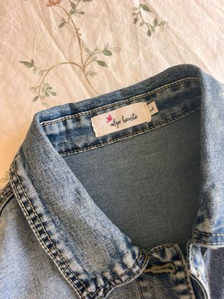 Chaqueta Vaquera con Adorno Brillante