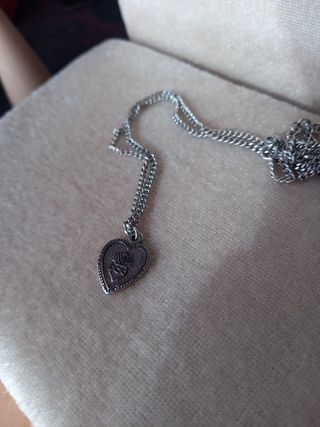 ARDOUR Collar con dije del Sagrado Corazón - Plata