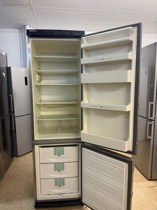 Nevera Liebherr 200x60 con garantía